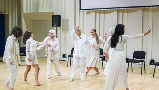 eine generationsübergreifende Tanzgruppe