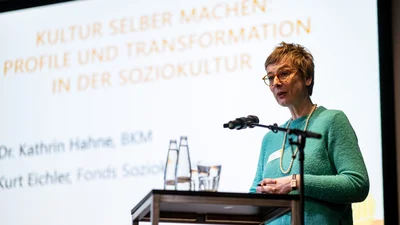 Dr. Kathrin Hahne während ihres Grußwortes